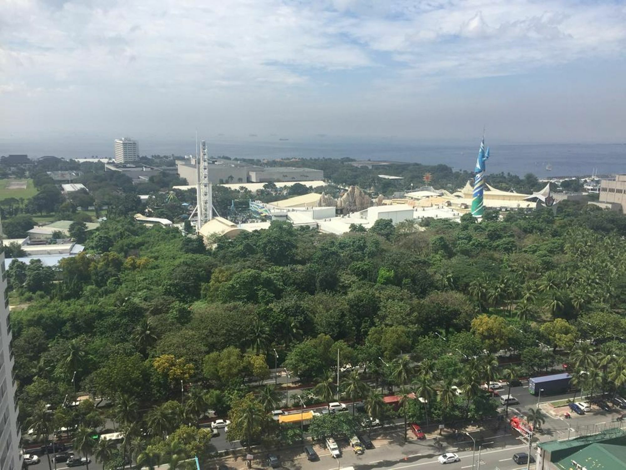 Maxstays - Max View @ Breeze Residences Pasay Exteriör bild