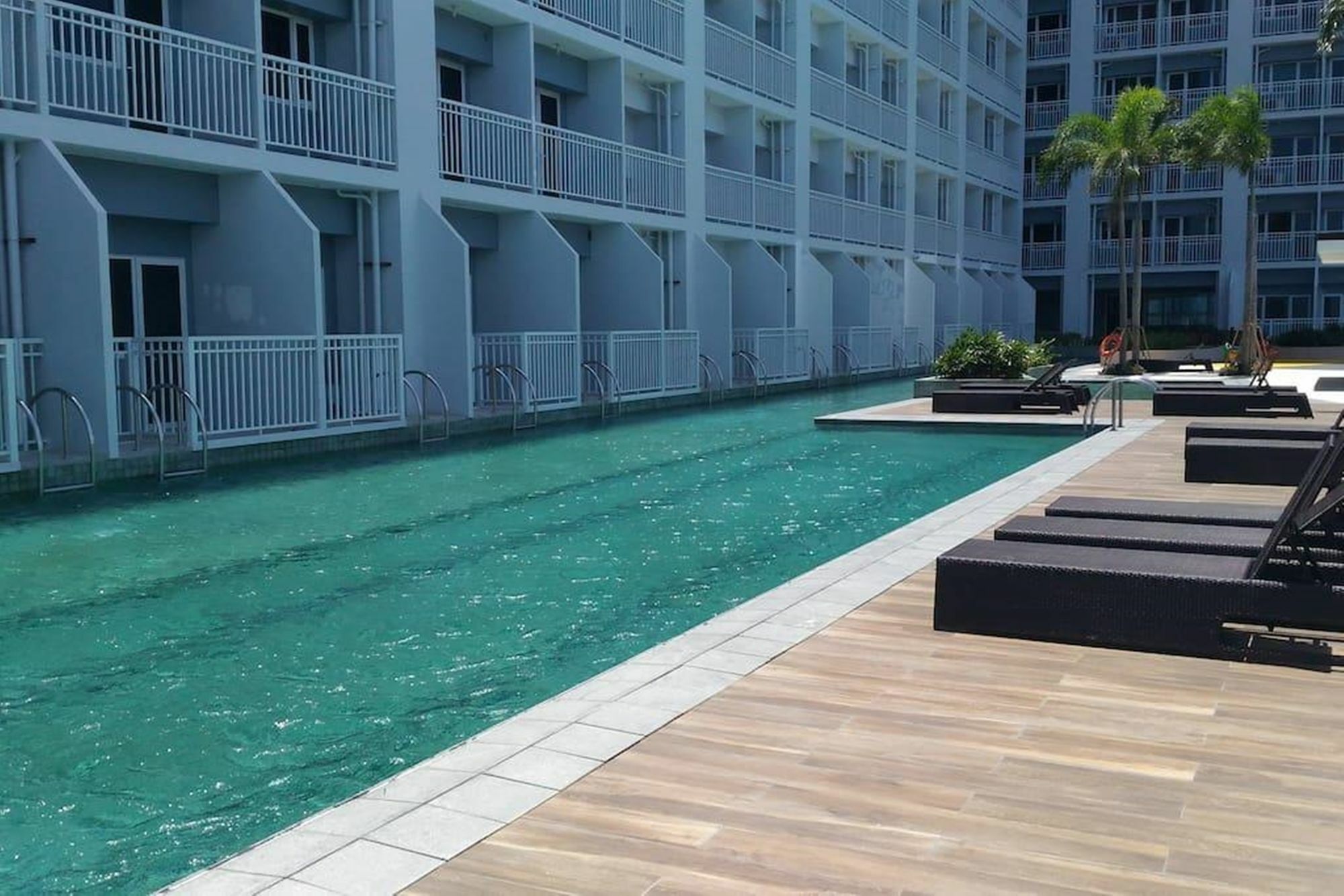 Maxstays - Max View @ Breeze Residences Pasay Exteriör bild